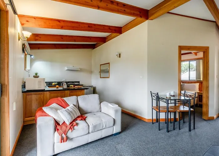 Freycinet Cottage 1 - Bluestone